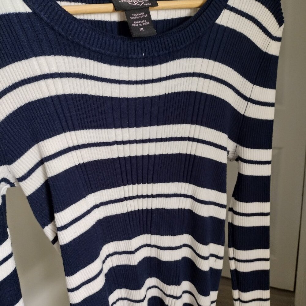 Hooked Up by IOI XL Navy White Striped Ribbed Knit Sweater NWOT Long Sleeve Top - Picture 8 of 8
